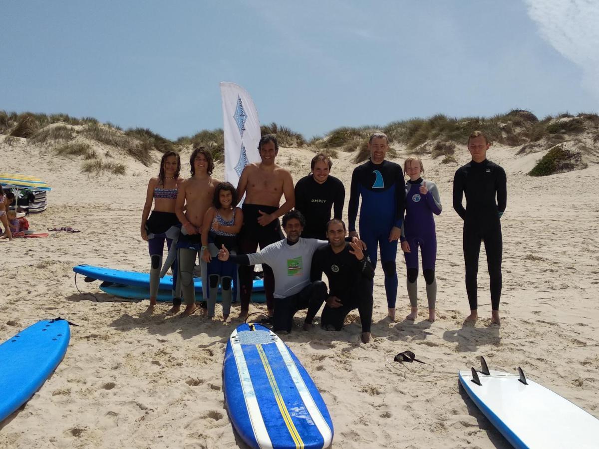 West Coast Surf Hostel Areia Branca Bagian luar foto